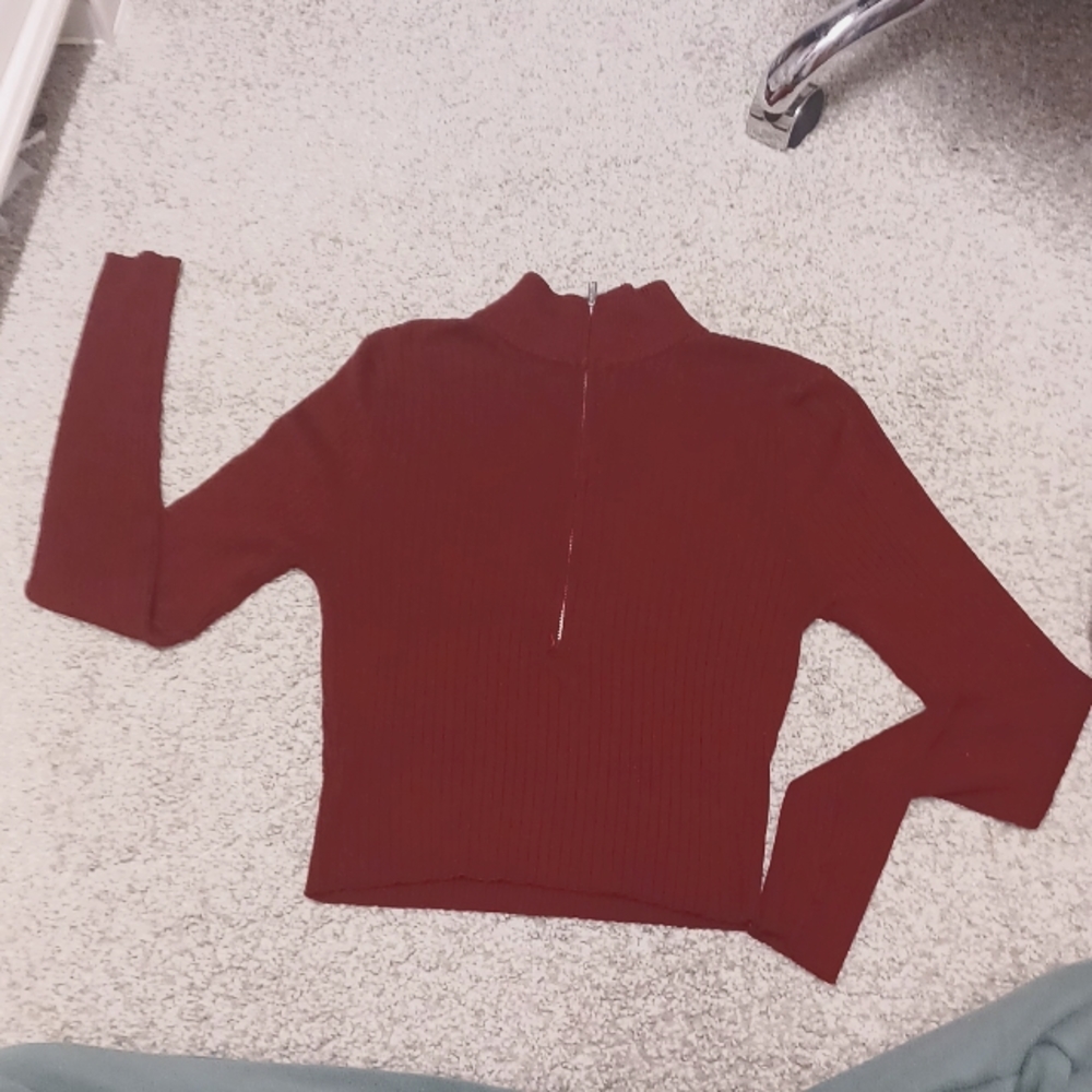 Cropped Burgandy Turtleneck/Collared Zip-up